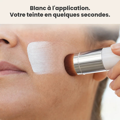 Alya fond de teint 2 en 1 avec pinceau intégré