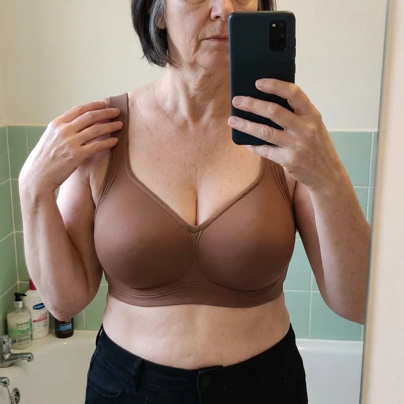 Évelyne D., 56 ans · porte du 95D, a commandé du 3XL