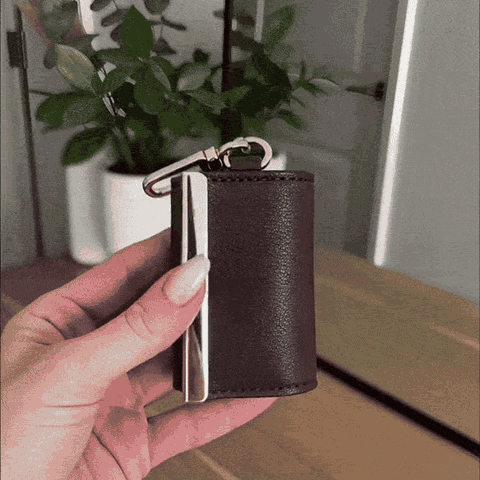 Nomia tote bag pliable qui sort de sa pochette
